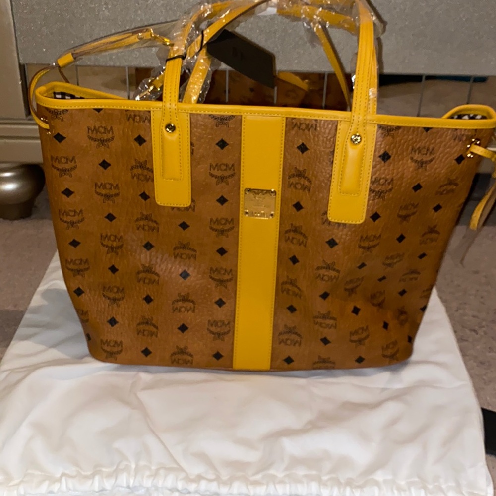 MCM-Liz ShopperMedium Bag